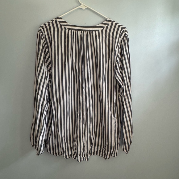 Old Navy Long Sleeve Blouse - Picture 2 of 3
